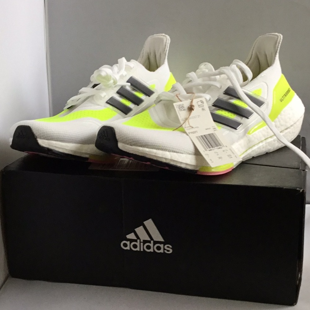 ADIDAS SHOES FOR MEN. - Picture 6 of 6